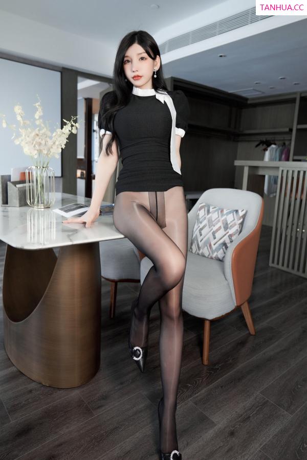 周于希dummy  [XiuRen]高清写真图 2022.11.11 No.5848 周于希Sally 黑丝美臀第25张图片
